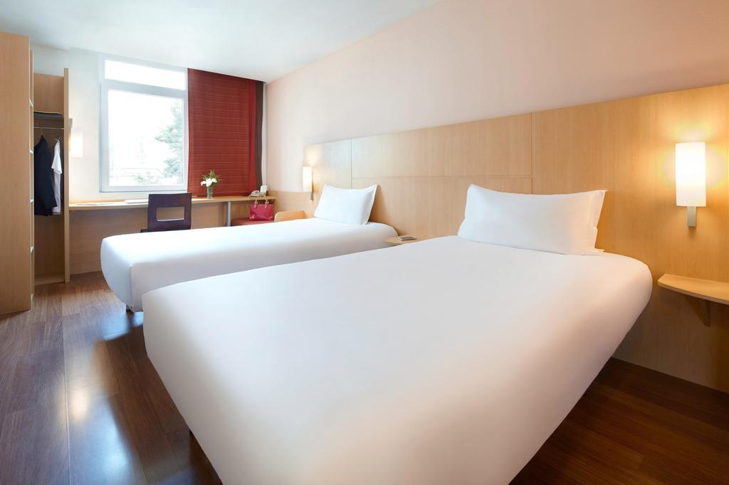 Hotel Ibis Leshan City Center Esterno foto