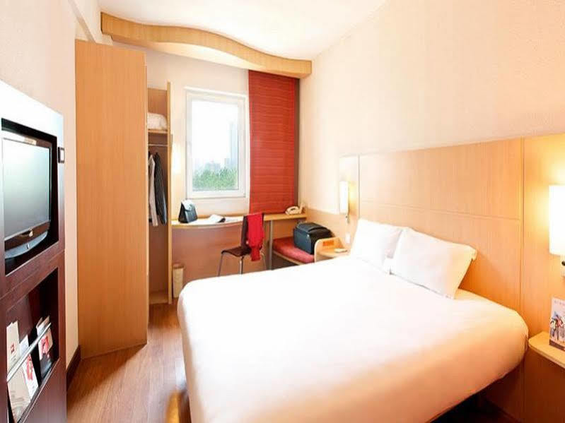 Hotel Ibis Leshan City Center Esterno foto